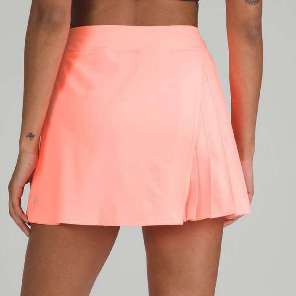 Lululemon Asymmetrical Pleated Tennis Skirt - Picture 3 of 9